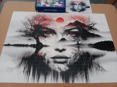 Soleil levant, tête de femme, arbres — photo 1