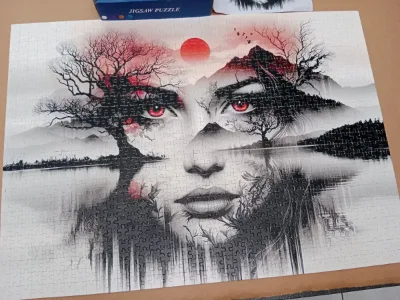 Soleil levant, tête de femme, arbres — photo 2