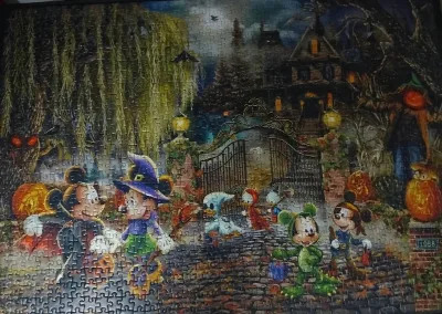 Mickey and Minnie Halloween Fun · photo 1
