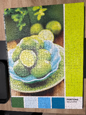 Pantone juicy limes