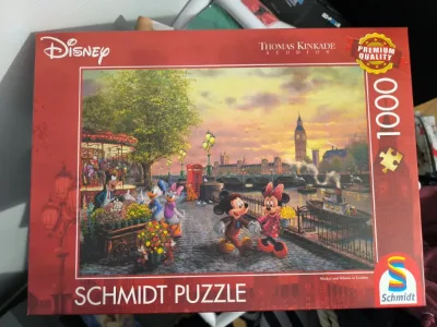 Mickey and Minnie in London · photo 2