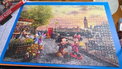 Mickey and Minnie in London · photo 1