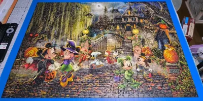 Mickey and Minnie Halloween Fun · photo 1
