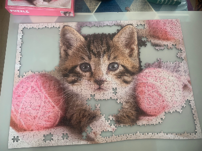 Chat et pelotes de laine · photo 3