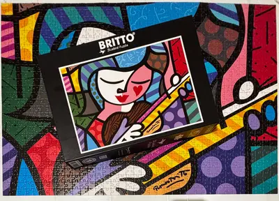 Girl with guitar — photo 2