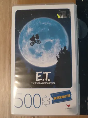E.T. The Extra-Terrestrial · photo 1