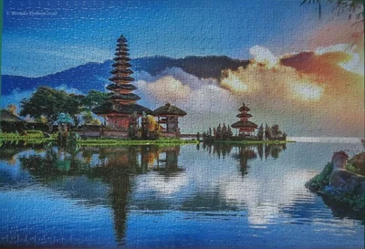 The Sacred Balinese Temple on Lake Bratan - Pura Ulun Danu