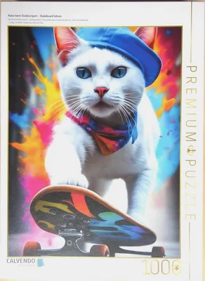 Katze beim Outdoorsport - Skateboard fahren