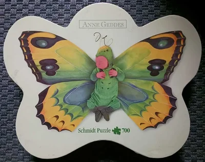 Bébé papillon vert