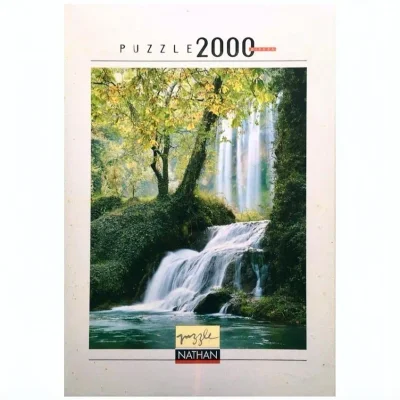 Water and Foliage - Vue d'une cascade
