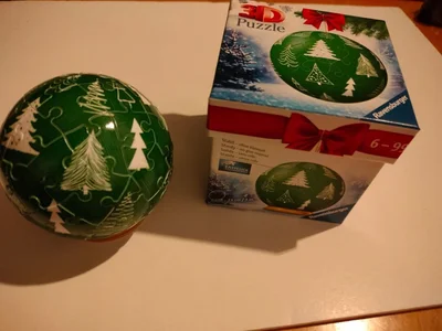 Puzzle-ball winter green